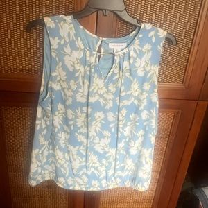 Women’s Sleeveless Blouse